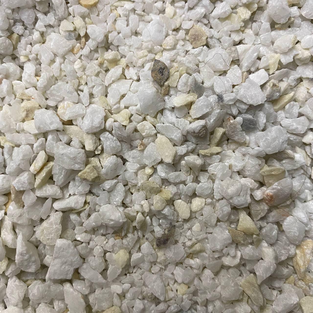 Мраморная крошка декоративная Nigtas 2,5-5 мм 1 кг Бело-серый