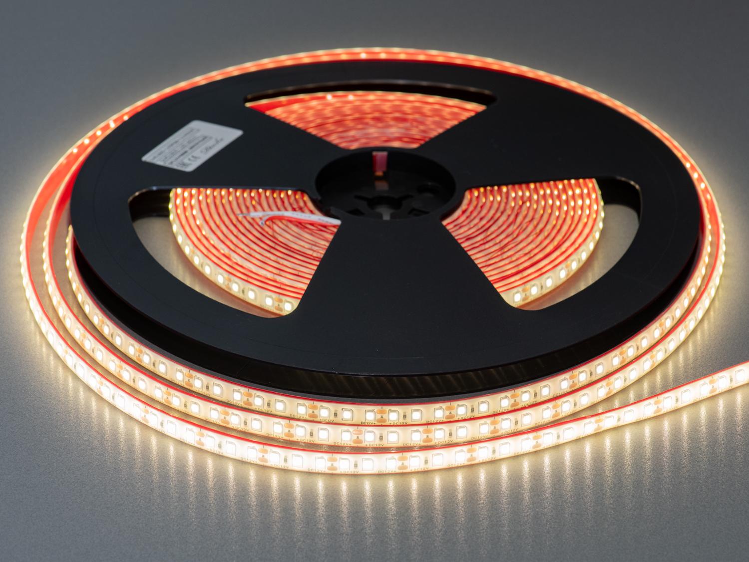 Світлодіодна стрічка 12 В 120 діодів на метр герметична 8 мм Нейтральний білий (P12-2835-120-NW-68-8/10) - фото 1 Світлодіодна стрічка 12 В 120 діодів на метр герметична 8 мм Нейтральний білий (P12-2835-120-NW-68-8/10) - фото 1