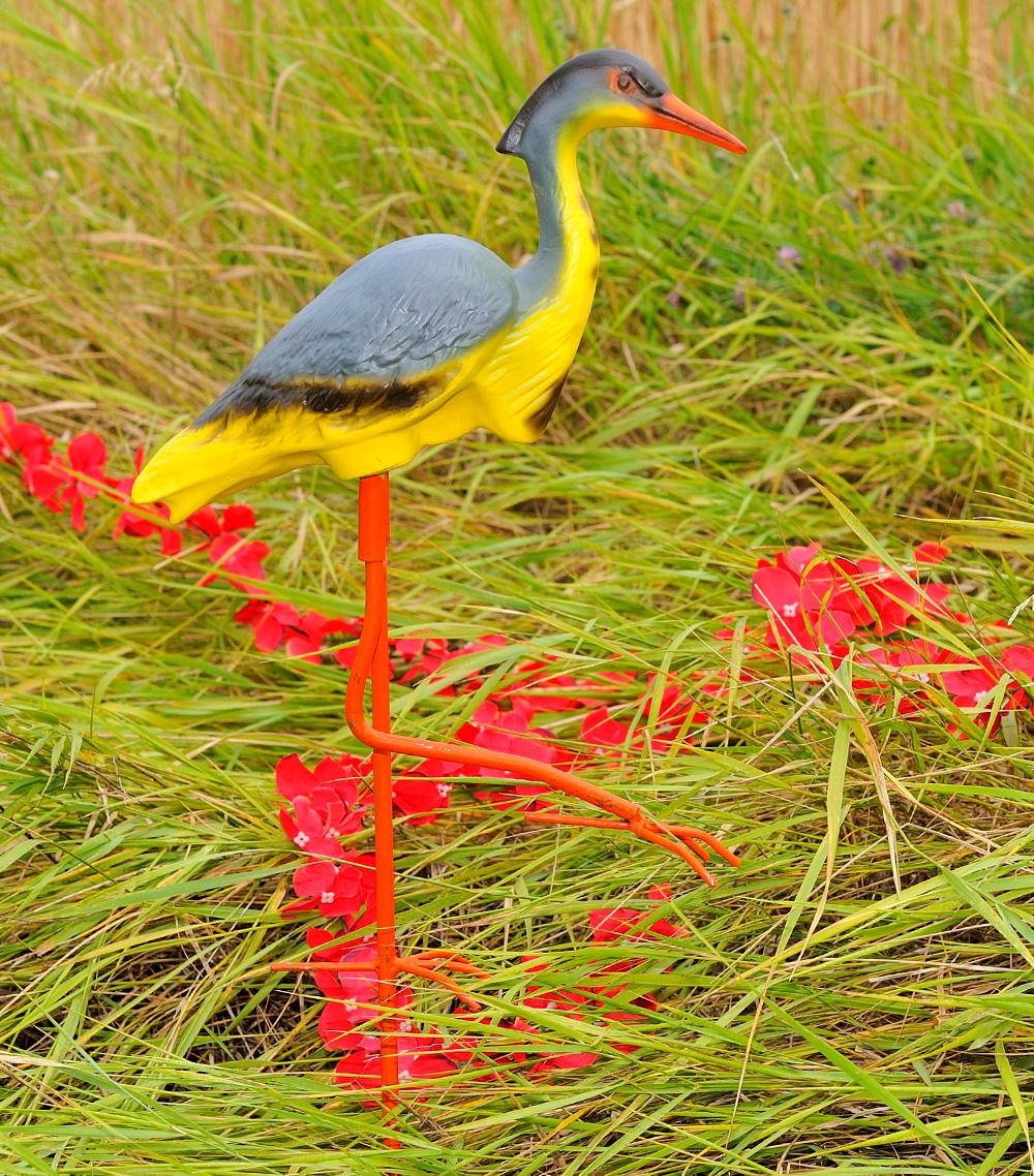 Садовая фигура Цапля малая керамическая на металлических лапах