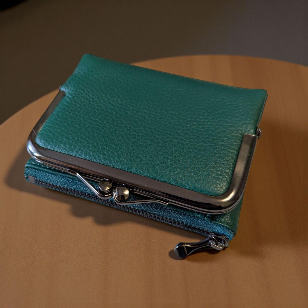 Кошелек женский кожаный на магните с защелкой поцелуйчик Vera Pelle Зеленый (3045)