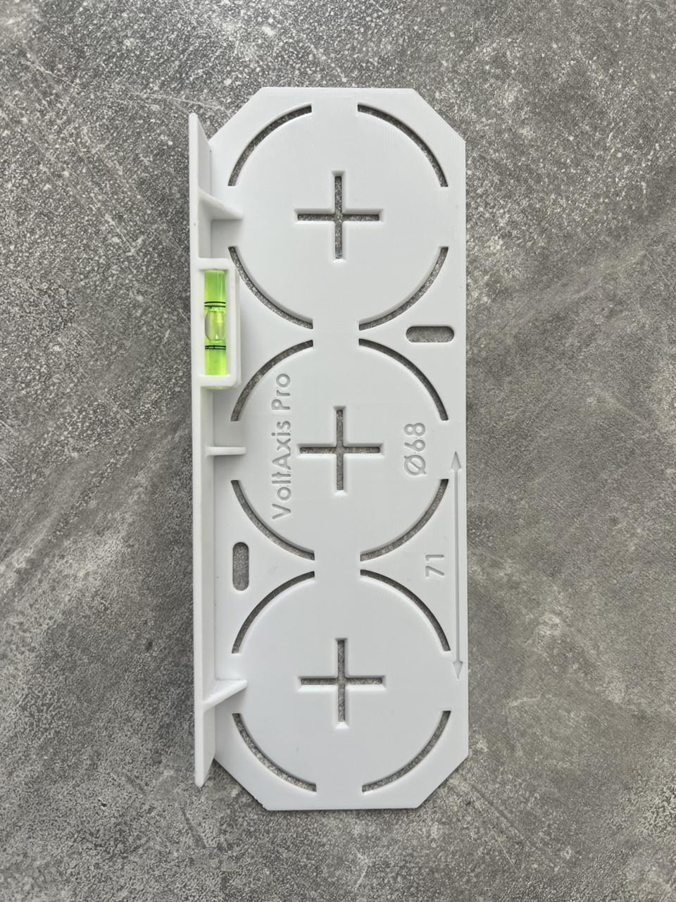 Шаблон кондуктор VoltAxis Pro з рівнем для розмітки підрозетників/розеток та настінних перемикачів на 3 розетки - фото 4