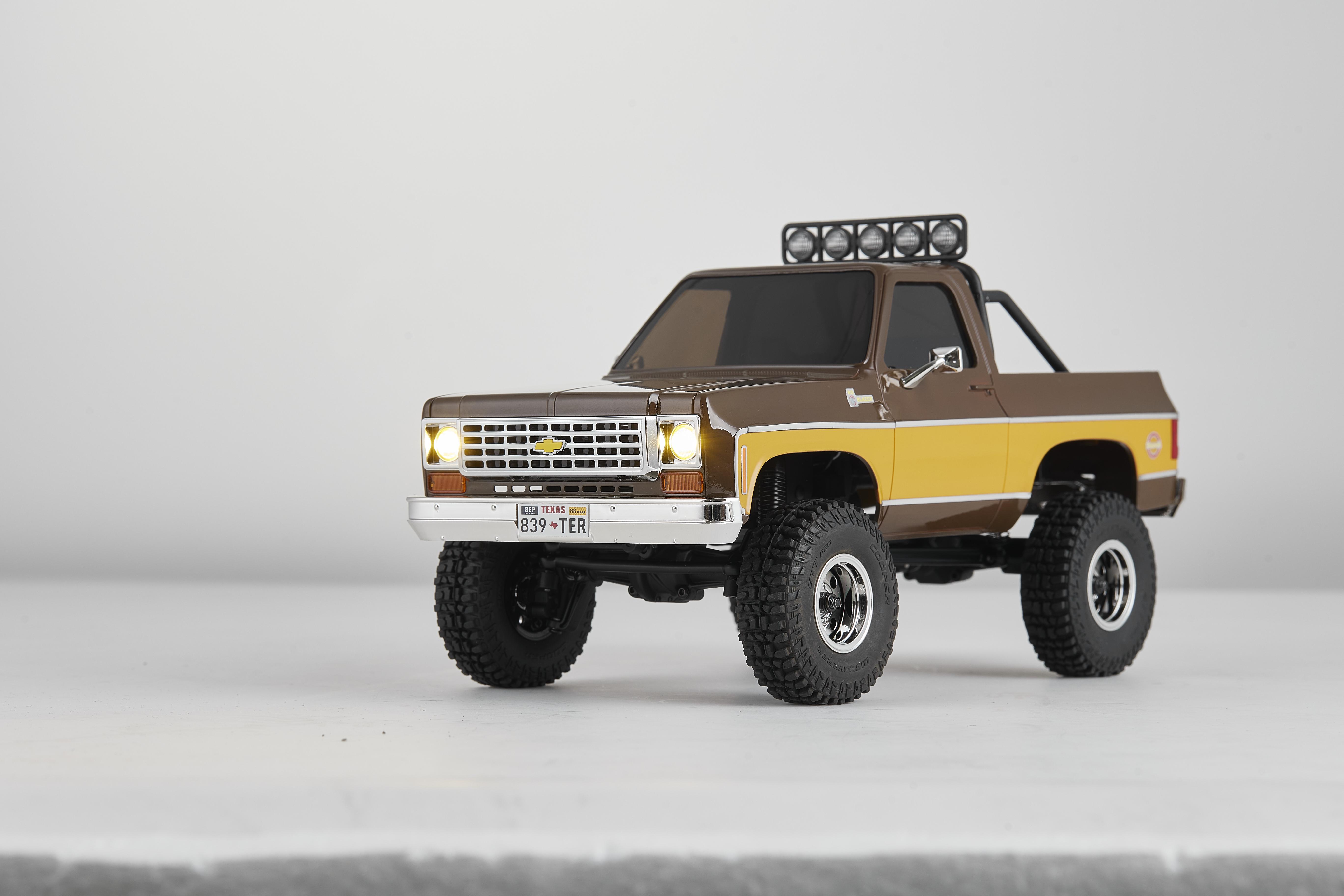 Машинка на радиоуправлении FMS 1:24 FCX24 K5 BLAZE RTR Brown - фото 8 Машинка на радиоуправлении FMS 1:24 FCX24 K5 BLAZE RTR Brown - фото 8