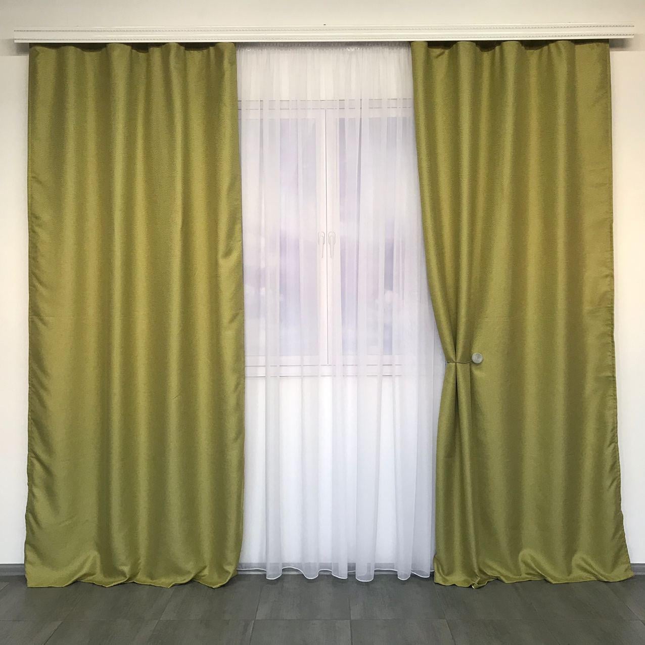 Шторы готовые однотонные льняные блэкаут на тесьме из плотной портьерной ткани с тюлем Оливковый