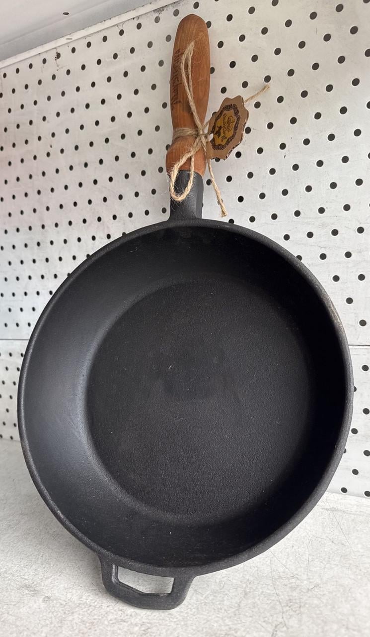 Сковорода чугунная Мастерская чугун с деревянной ручкой 28 см (2580481239)