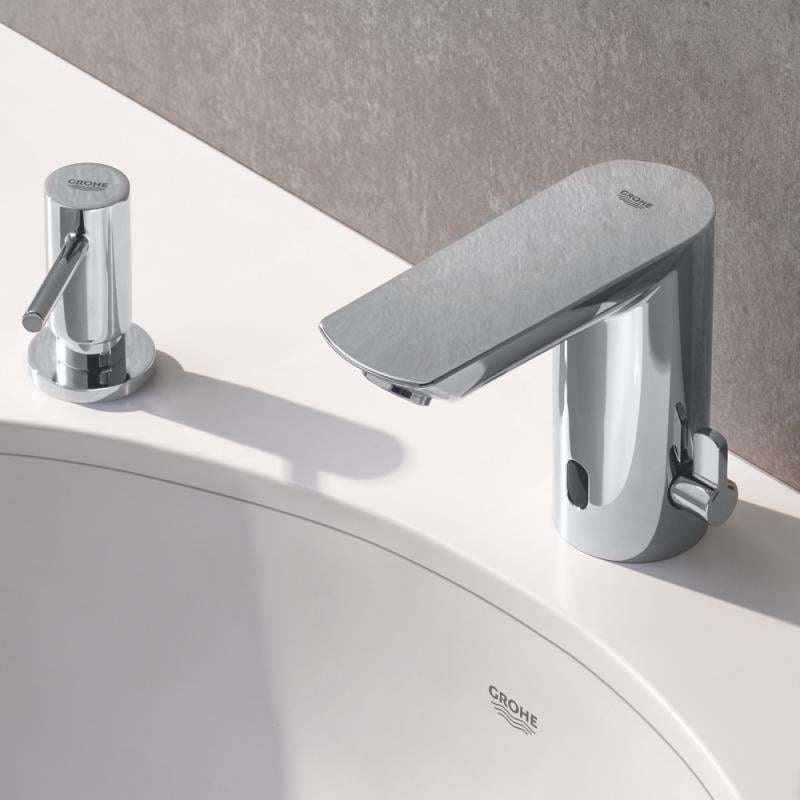 Змішувач для умивальника Grohe BauCosmopolitan E 36451000 сенсорний Хром (111327) - фото 4