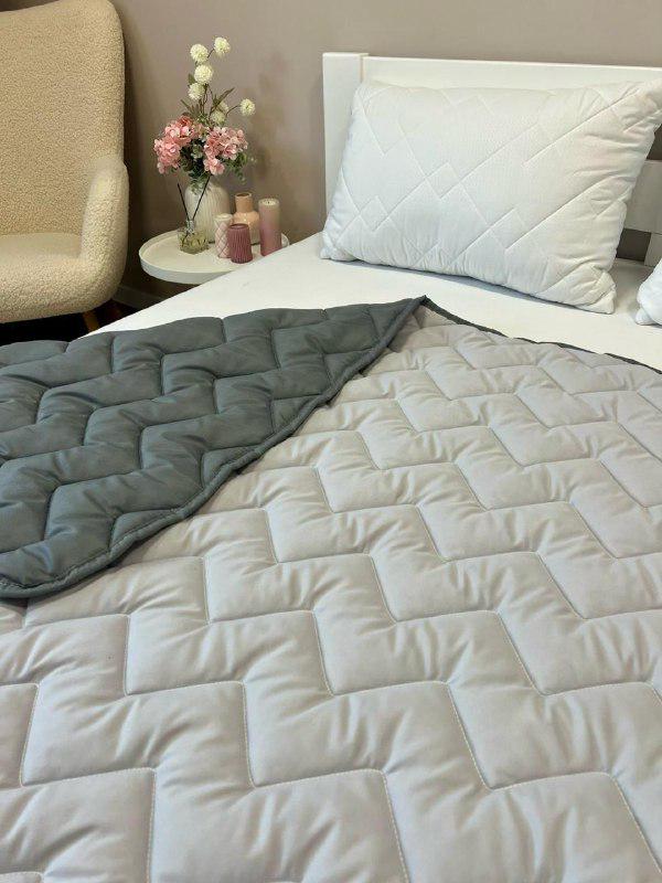 Одеяло летнее двухстороннее с рисунком полутораспальное 150x210 см Серый (27481389)