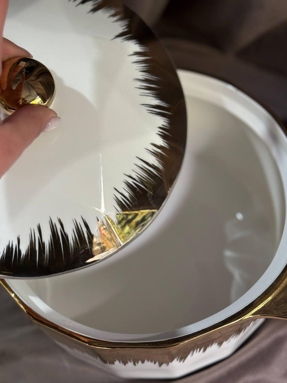 Набор супниц Yiwu ML-T26-3 фарфоровых 3 шт. 1,5/2/3 л Белый с золотым (29919086) - фото 7