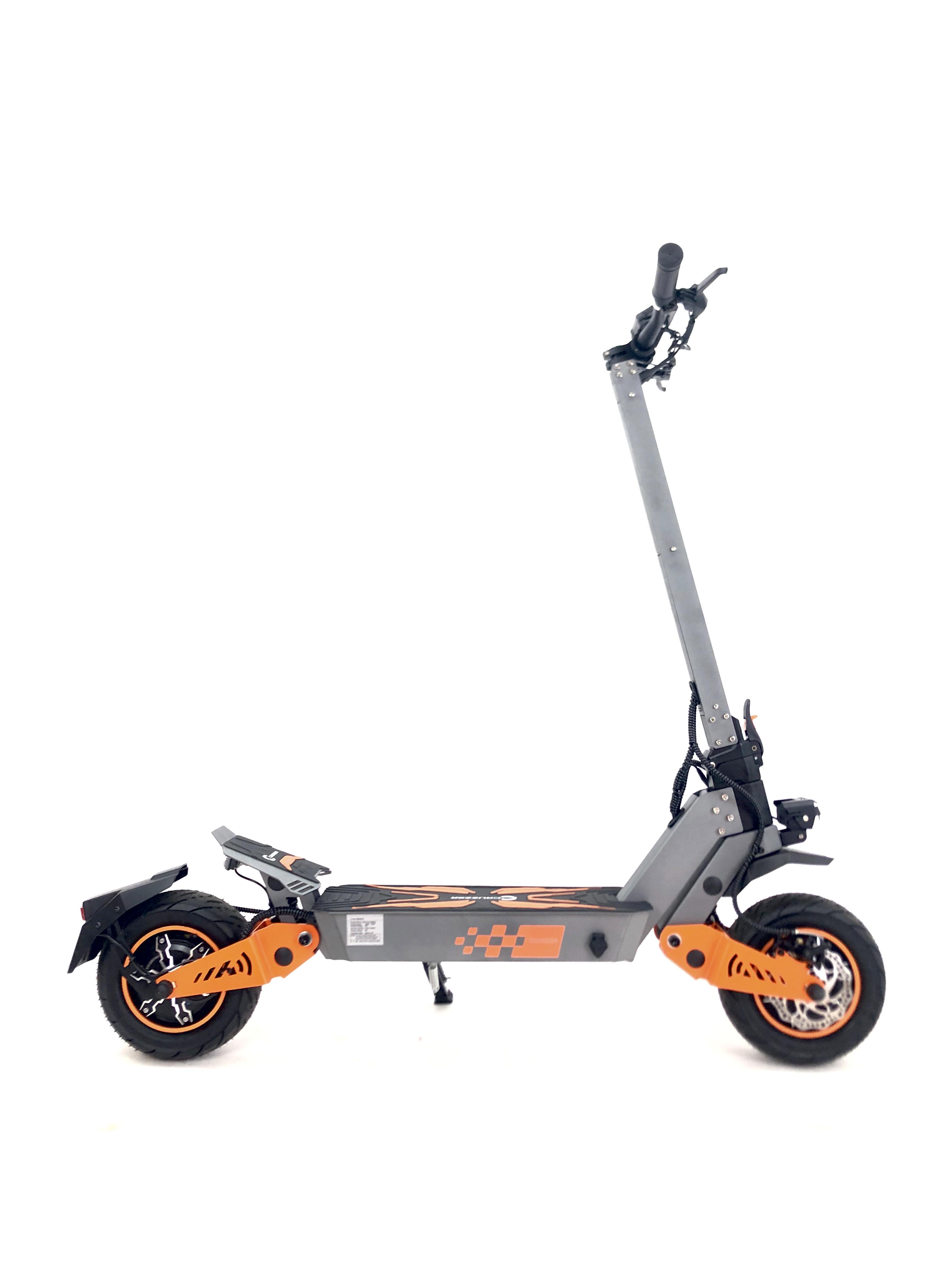 Электросамокат полноприводный Cruzzer M5 Pro 2000Wх2 48V 24Ah