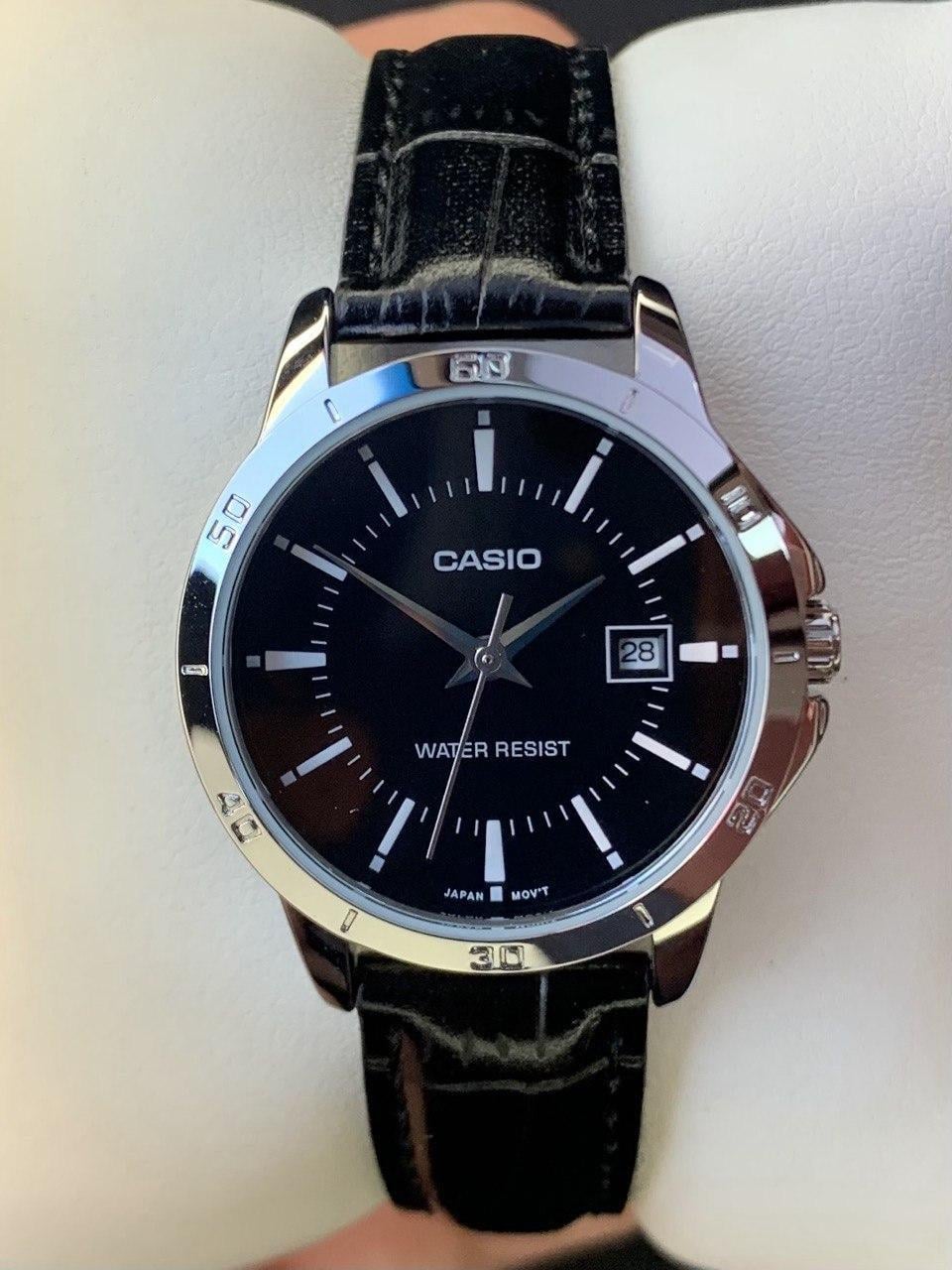 Наручний годинник жіночий Casio LTP-V004L-1A Lady Timeless Collection Чорний (2895887360) Наручний годинник жіночий Casio LTP-V004L-1A Lady Timeless Collection Чорний (2895887360)