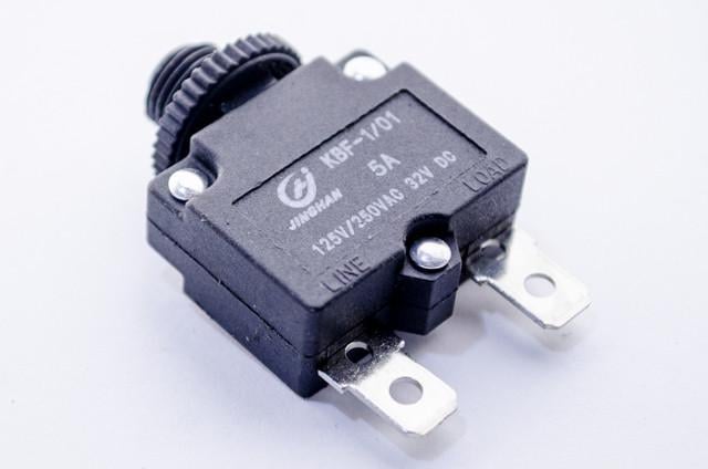 Выключатель автомат для генераторов 5А 1,1 кВт-1,5 кВт (2150)