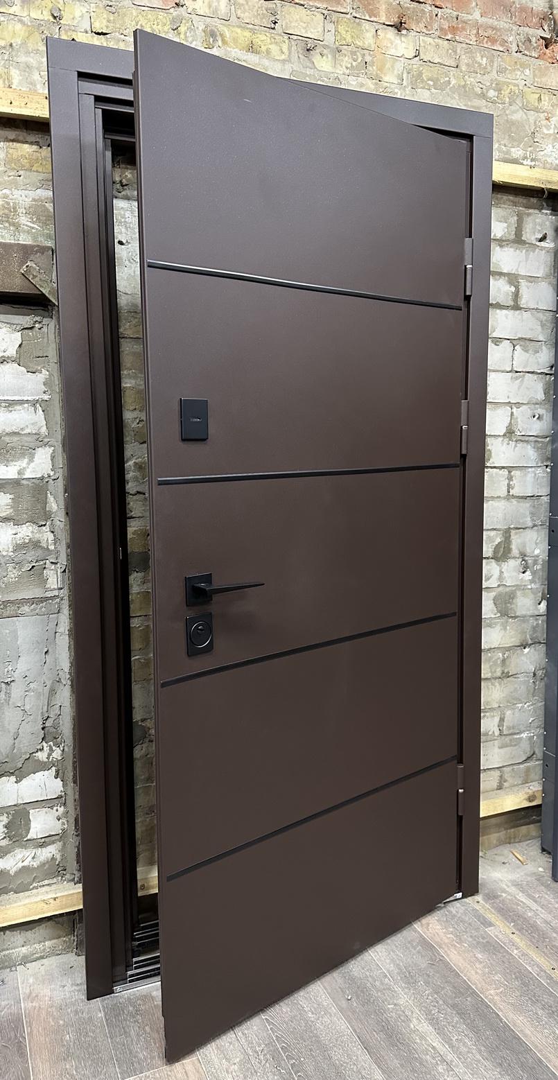 Дверь входная улица Redfort Стрит браун люкс молдинг ПВХ с терморазрывом 960х2040 мм Коричневый/Орех темный (23537602) - фото 3