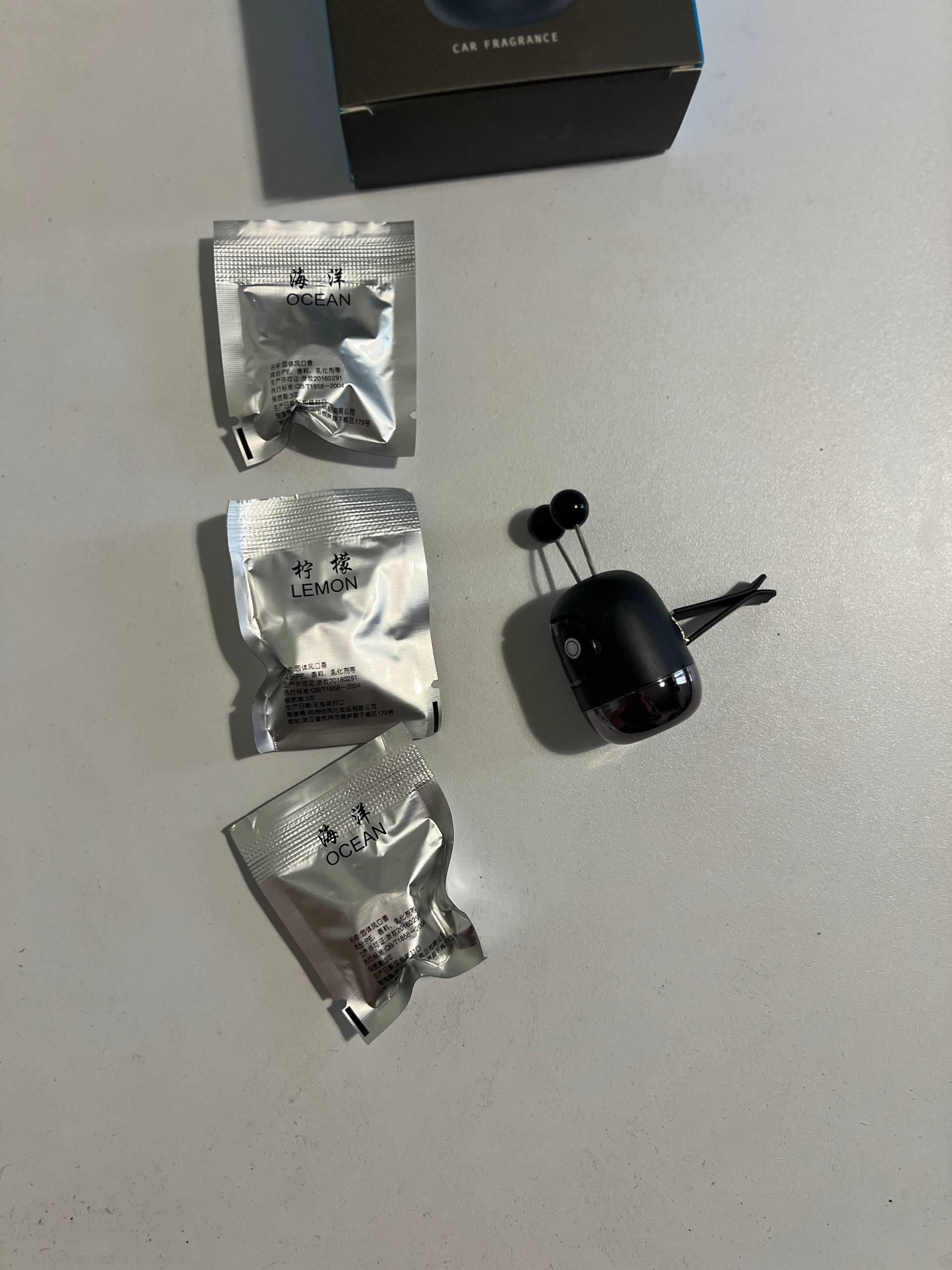 Ароматизатор для авто Смайл удивленный и 3 аромата (2659419177)