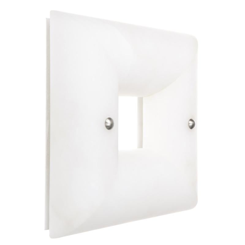 Бра настінне накладне Brille AL-304W/4 WH у ванну під камінь