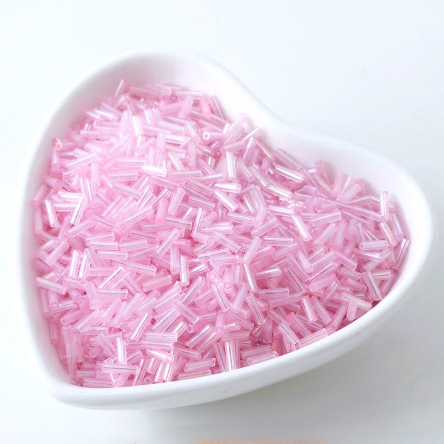 Бісер стеклярус блискучий 2х6 мм 50 г Рожевий ніжний (БР0206с73)