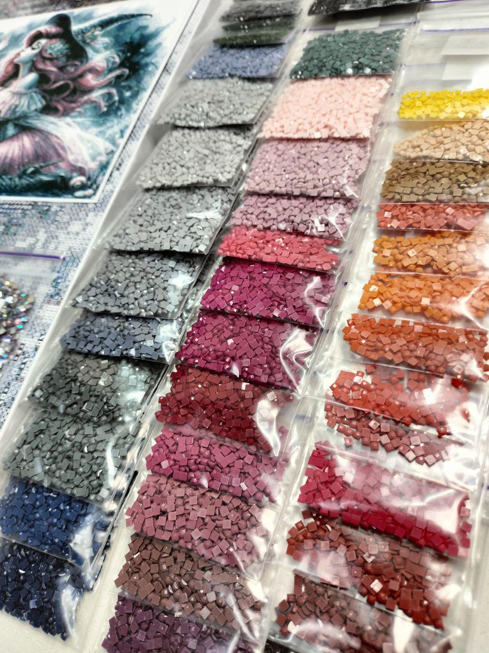 Алмазная мозаика АлМазка Чары квадратные алмазы на подрамнике 40x50 см (АлМ-296) - фото 4