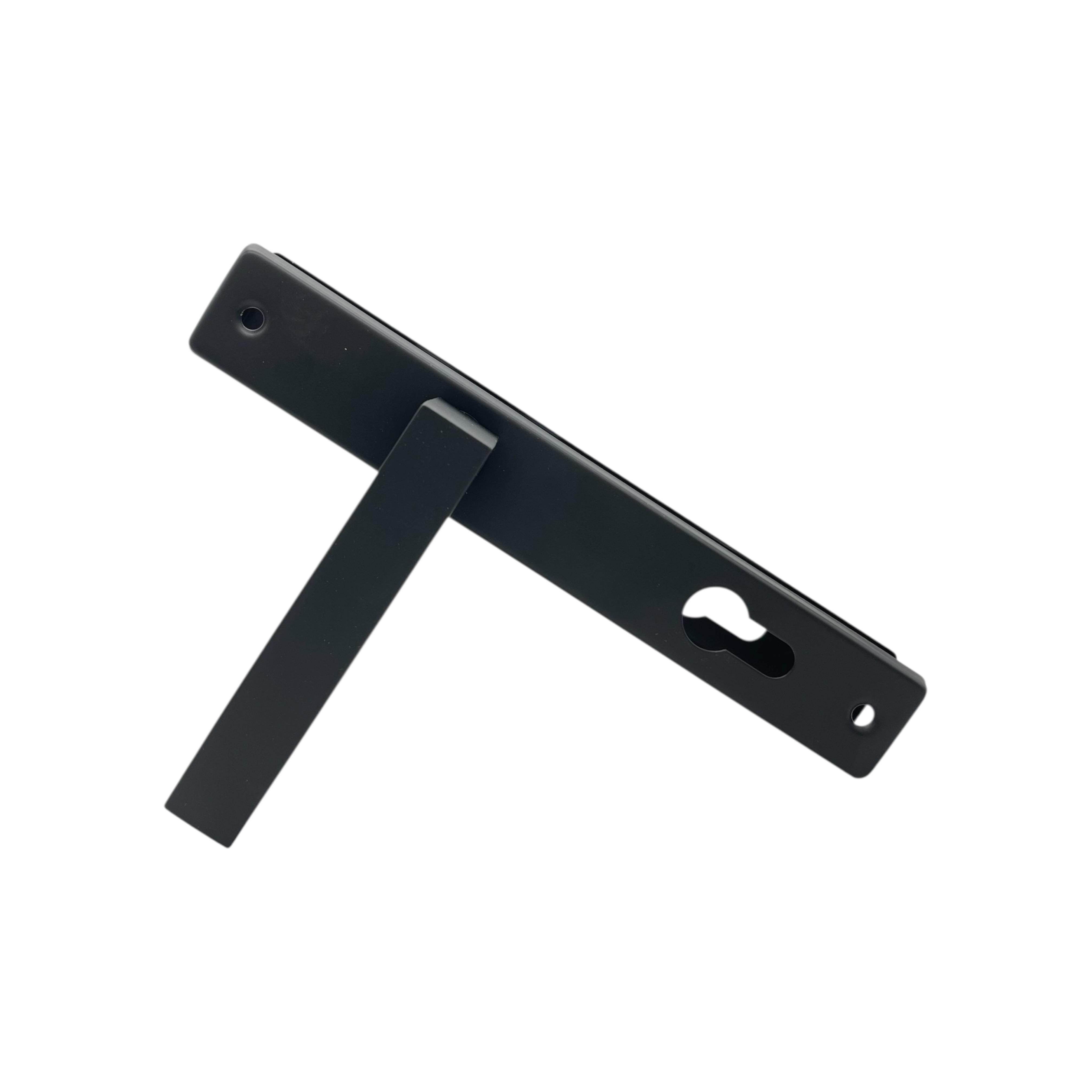 Дверные ручки на планке для замка 85 мм (240032)