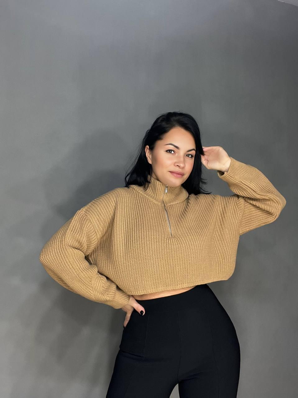 Светр жіночий 6752 короткий широкий блискавка на комірі OS Карамельний (1025) - фото 3