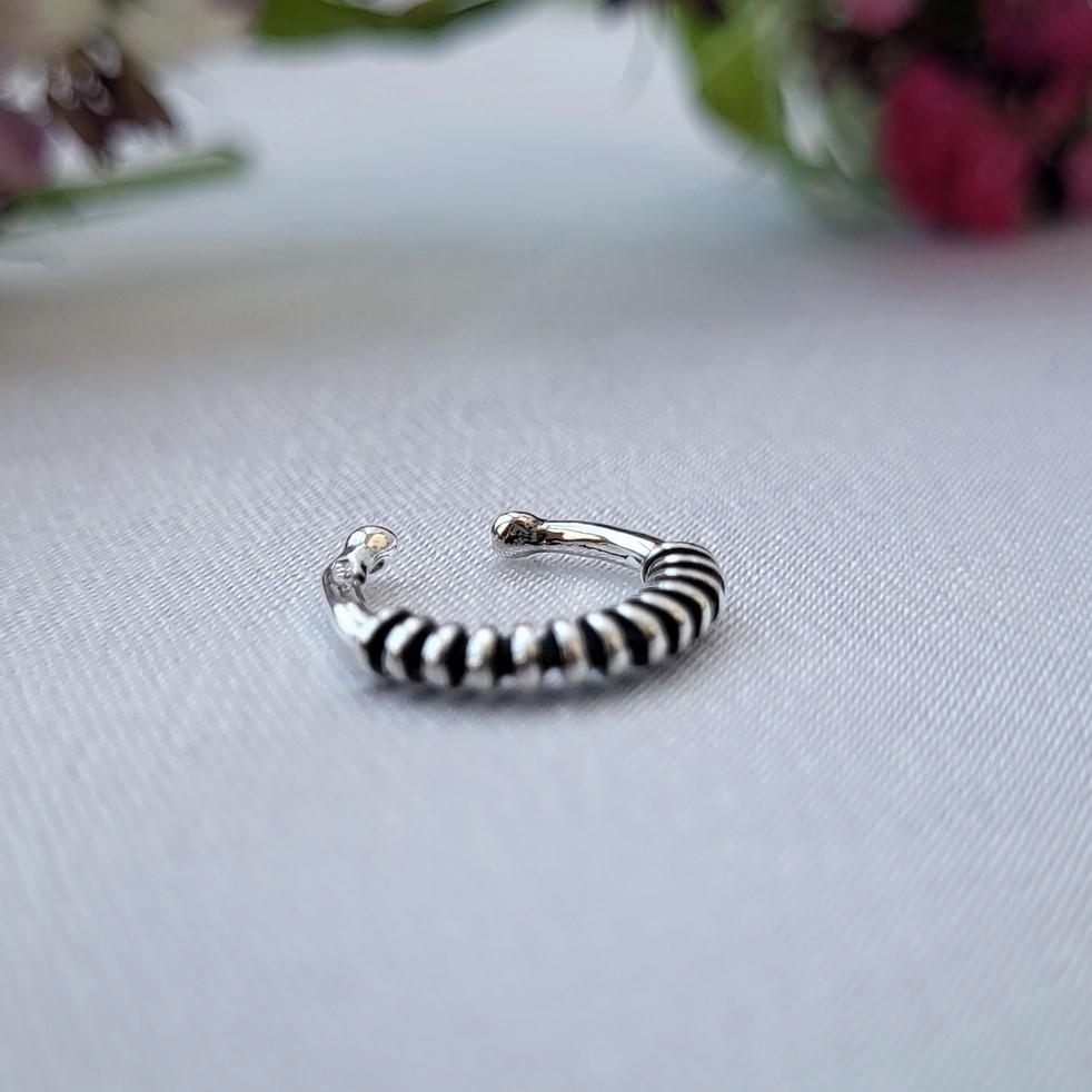 Серьга каффа с пружиной без камней черненое из серебра 925 проба 0,60 г (553ч)