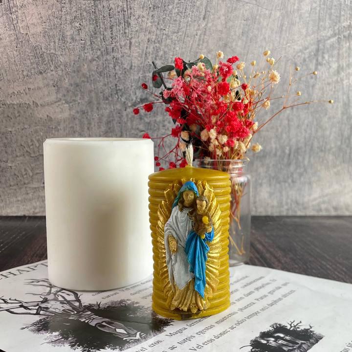 Форма для свечи "Святая Мария с младенцем" (1547)