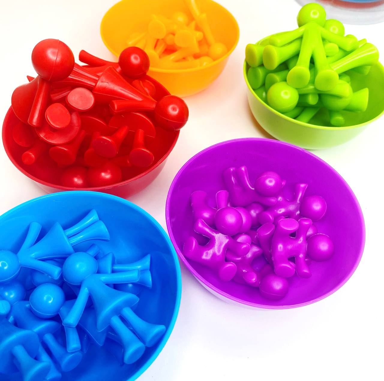 Розвиваюча гра Fun Game FD2188-25 Сортер Монтессорі сортуй по кольорах з пінцетами та тарілочками Happy Family (2360032347) - фото 6 Розвиваюча гра Fun Game FD2188-25 Сортер Монтессорі сортуй по кольорах з пінцетами та тарілочками Happy Family (2360032347) - фото 6