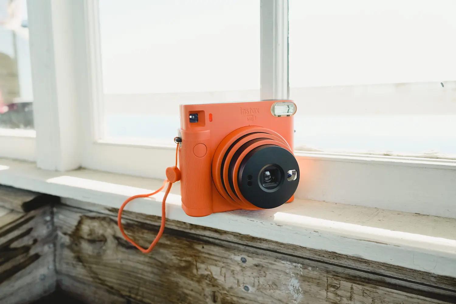 Камера моментальной печати Fujifilm Instax Square SQ 1 Orange + Чехол + Фотопленка 10 шт. - фото 10