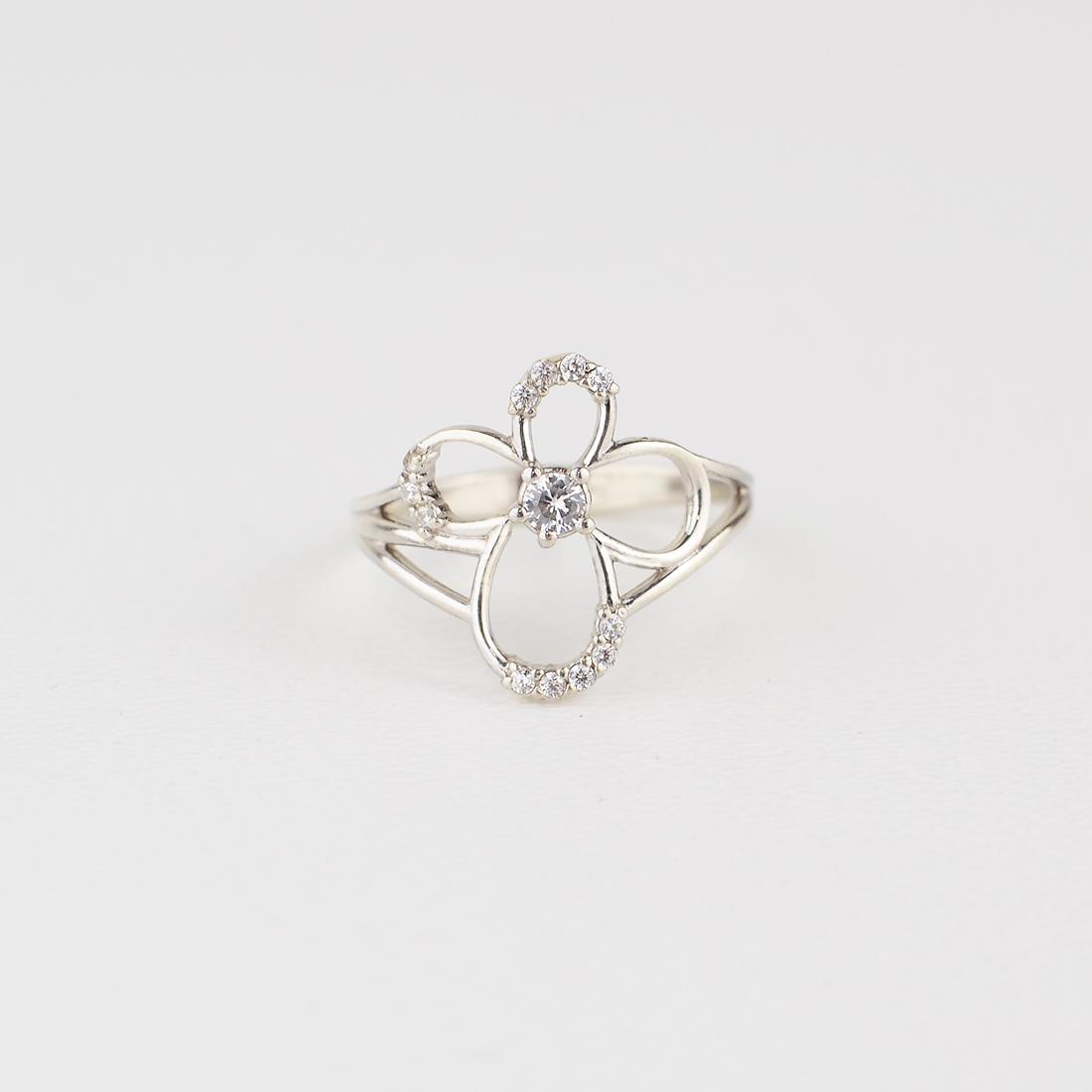 Кольцо женское из серебра 925 пробы со вставками кубическим цирконием 43-kr 21,5