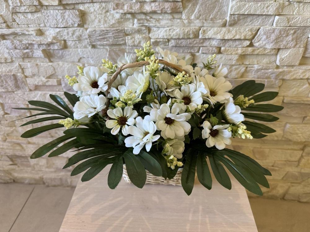 Корзина из лозы с букетом ромашек Пластмакс Белый (L027) Корзина из лозы с букетом ромашек Пластмакс Белый (L027)