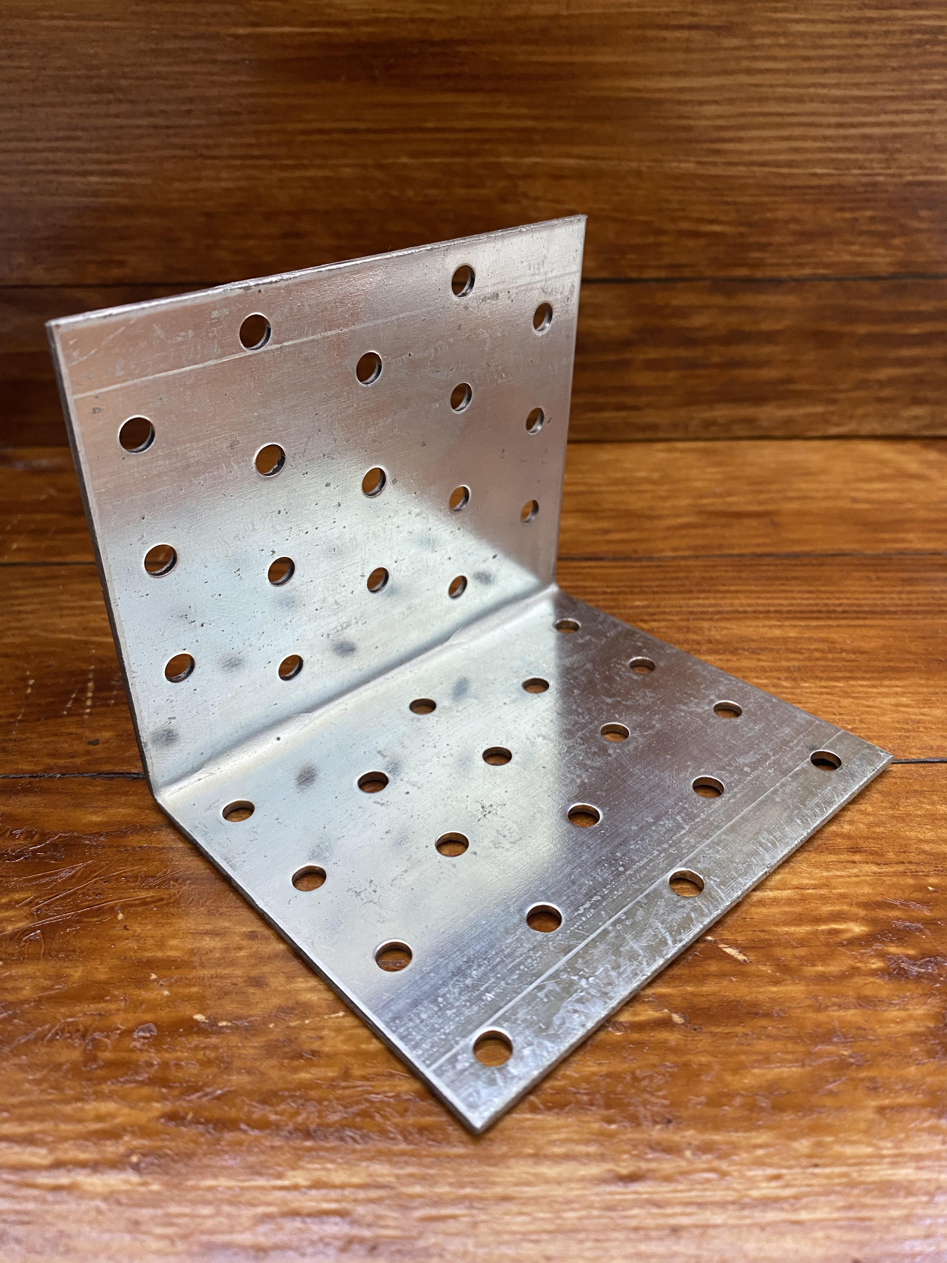 Уголок панельный 80х80х100х2 мм (МВ03)