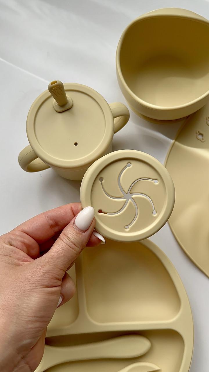 Набір посуду для годування дітей 9 елементів тарілка/мисочка/поїльник/ложка/виделка/нагрудник (102) - фото 7