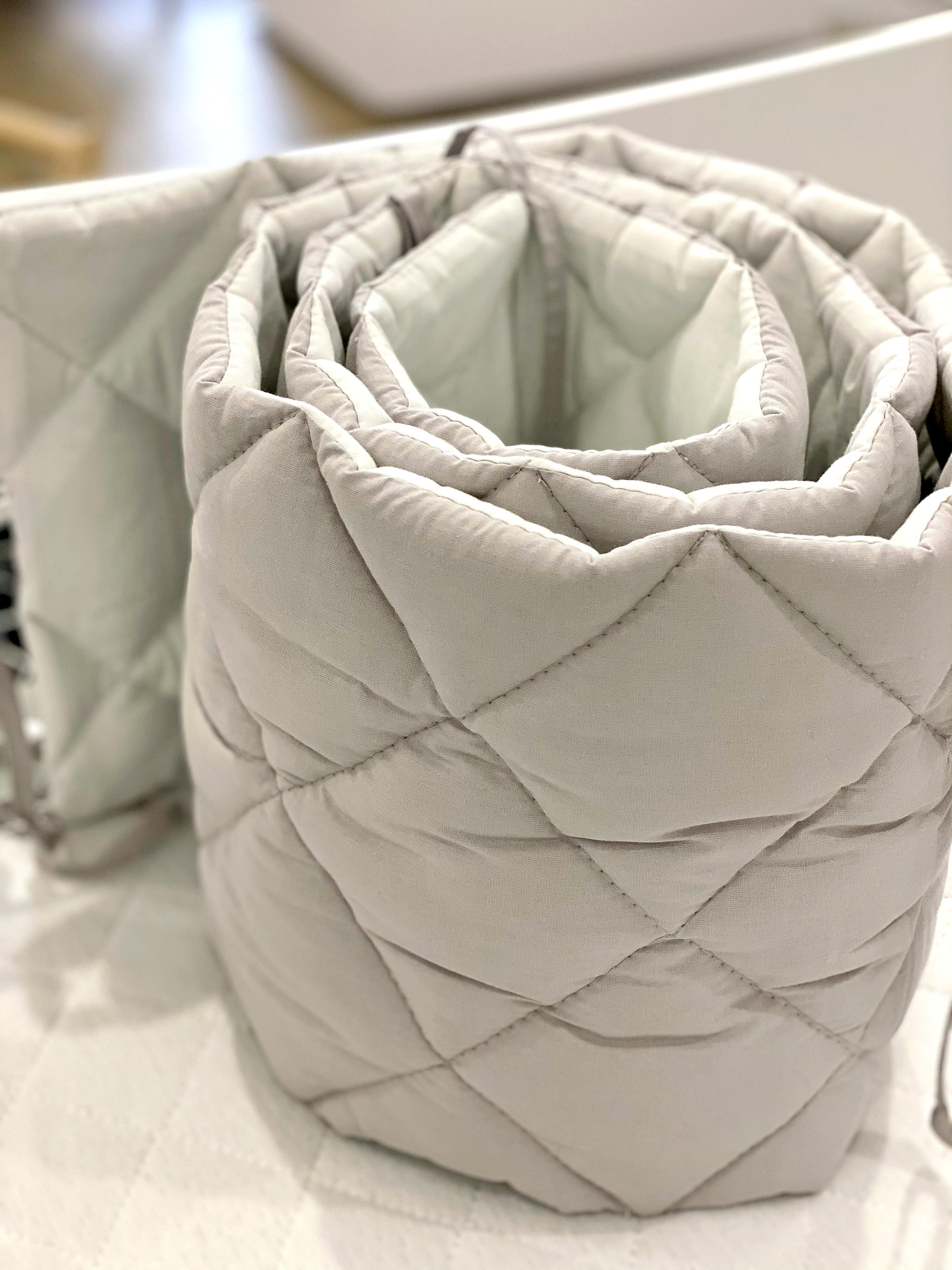 Бортик стеганный в детскую овальную кроватку 225х26 см (LAM14)