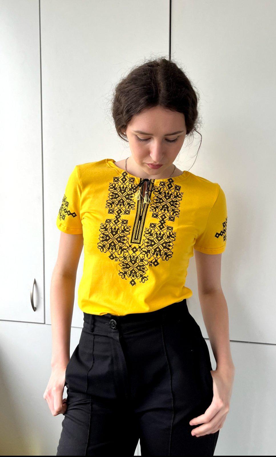 Вышиванка женская с коротким рукавом S Желтый (11440803)