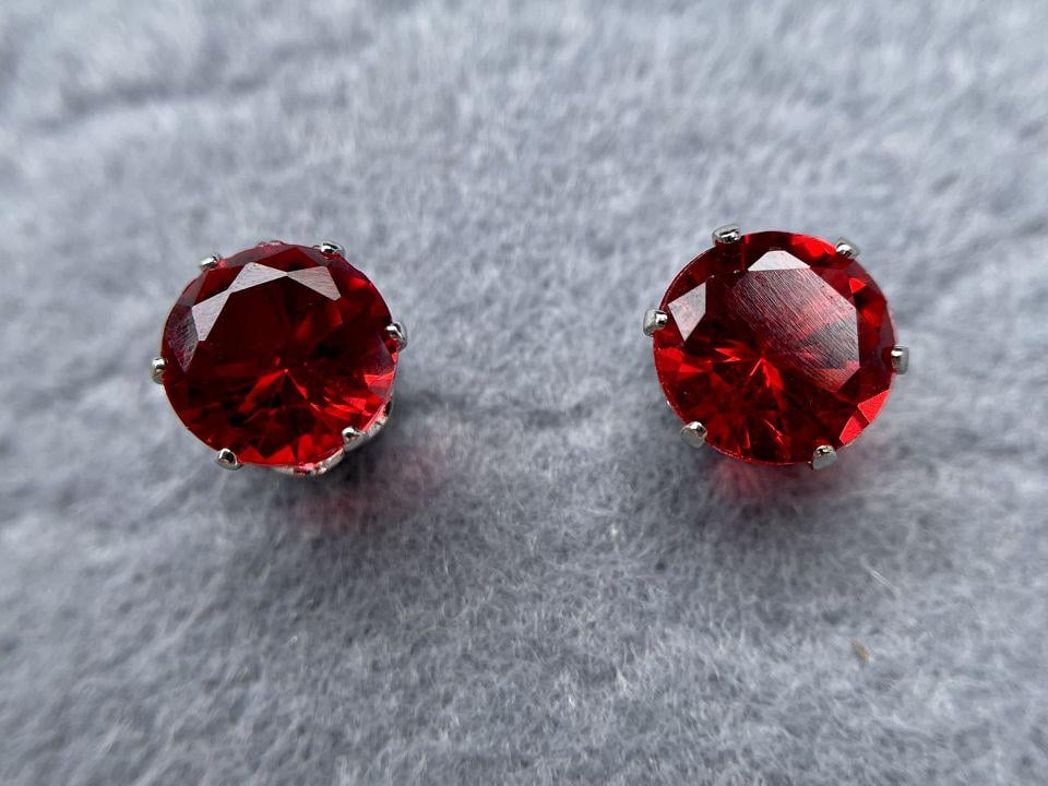 Серьги гвоздики Серьги гвоздики