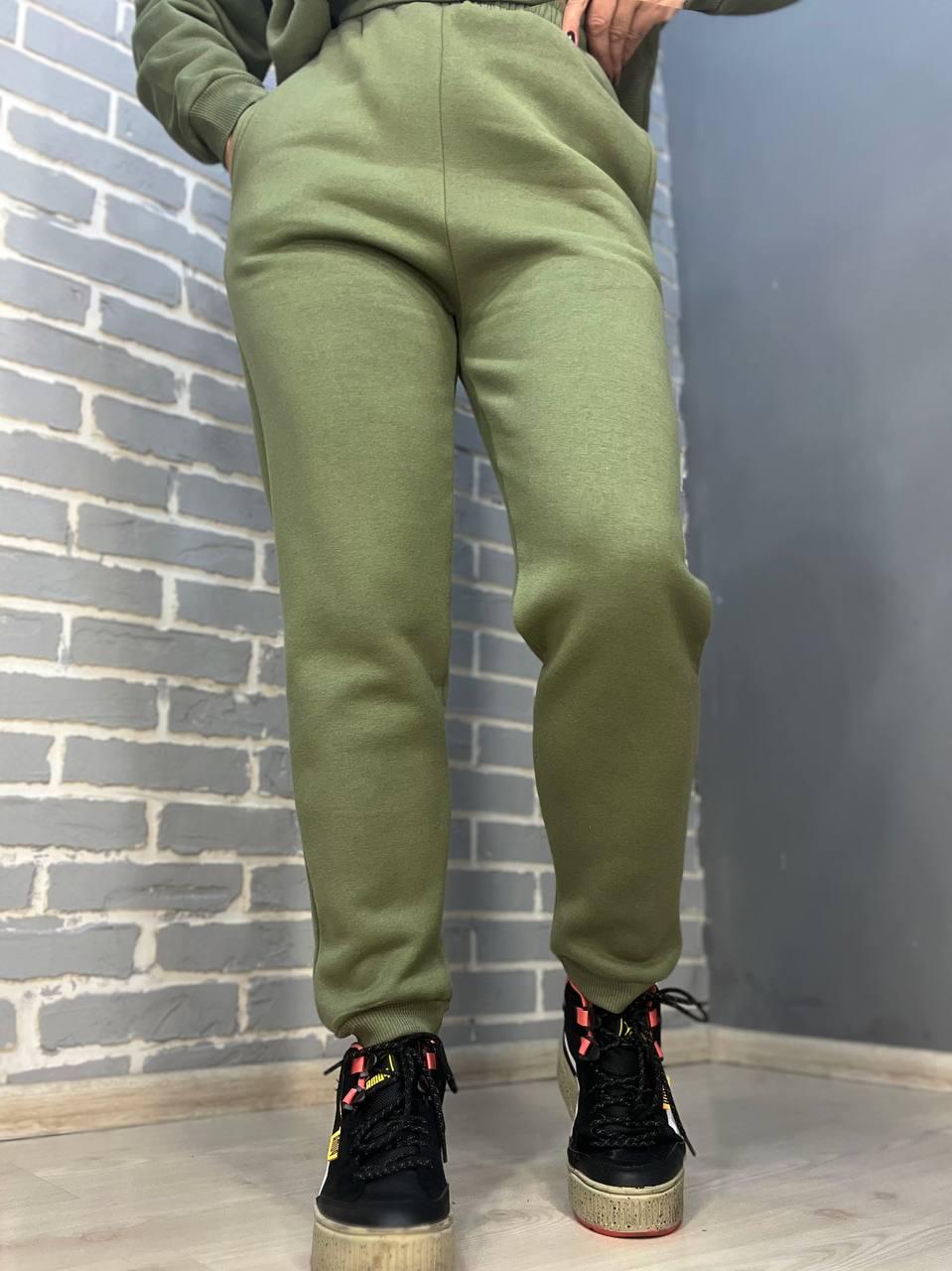 Брюки женские PEPPER MINT 24-13 спортивные джоггеры резинка на талии утепленные S Хаки (928) - фото 1 Брюки женские PEPPER MINT 24-13 спортивные джоггеры резинка на талии утепленные S Хаки (928) - фото 1