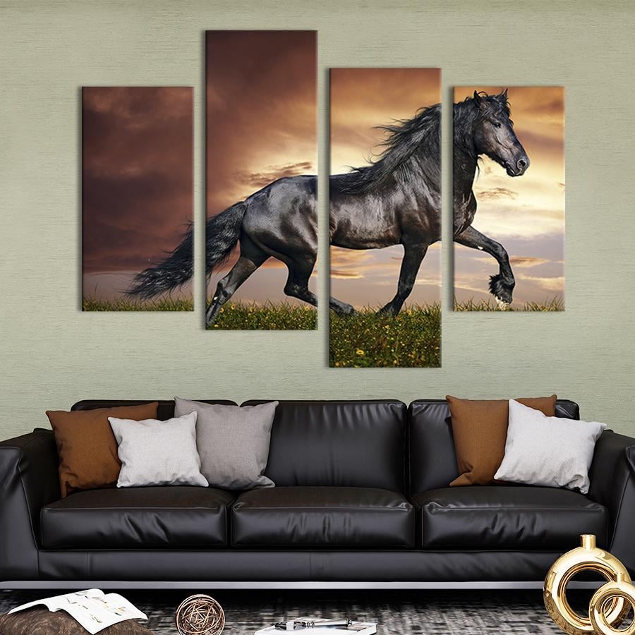 Модульная картина из четырех частей на холсте интерьерная картина Быстрый вороной жеребец 129x90 см (185-42)