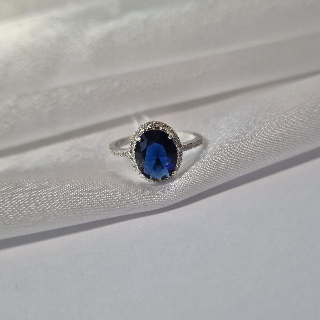 Каблучка з великим синім каменем срібло 925 проби родоване 2,38 г р. 20 (81044с) - фото 4