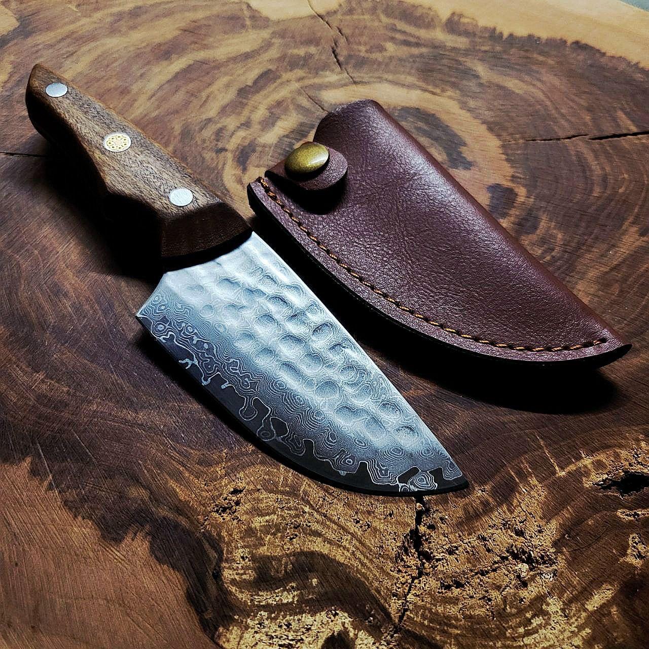 Кухонний ніж кований японський із дамаської сталі зі шкіряним чохлом