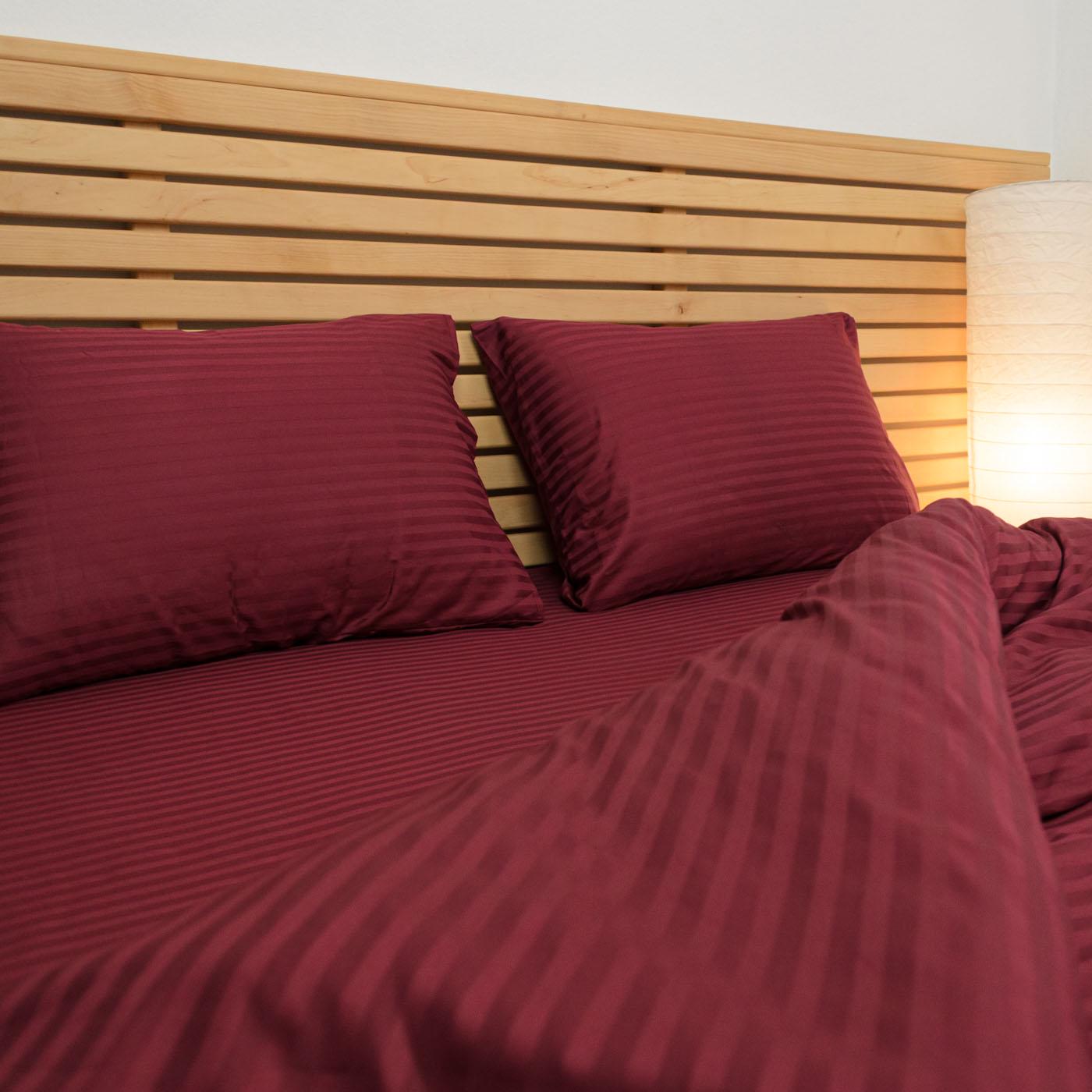 Наволочка YouStar 125 г/м2 страйп сатин 70х70 см 1 шт. Бордовый (nav-sst-70x70-burg) - фото 1