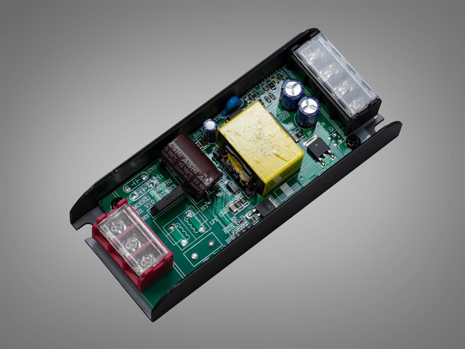 Блок живлення для LED стрічки 24 В 60 Вт 2,5А (PPF-A60w-24 В) - фото 2 Блок живлення для LED стрічки 24 В 60 Вт 2,5А (PPF-A60w-24 В) - фото 2