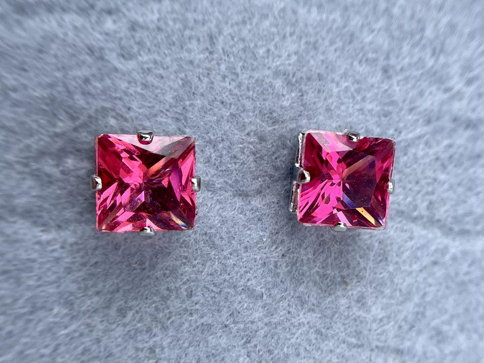 Серьги гвоздики квадратные Серьги гвоздики квадратные