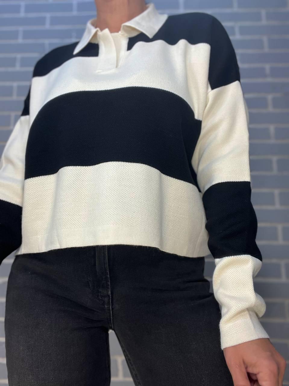 Свитер женский MIX RAY 6588 джемпер воротник широкая полоска укороченный свободный крой OS Черный с белым (1332) - фото 3 Свитер женский MIX RAY 6588 джемпер воротник широкая полоска укороченный свободный крой OS Черный с белым (1332) - фото 3