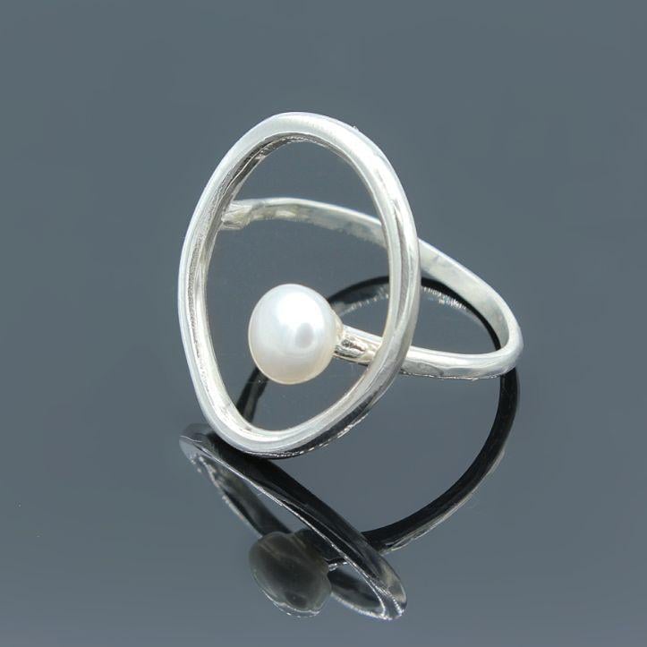 Срібна каблучка Diva Перлина розмір 18,5 (070к185)