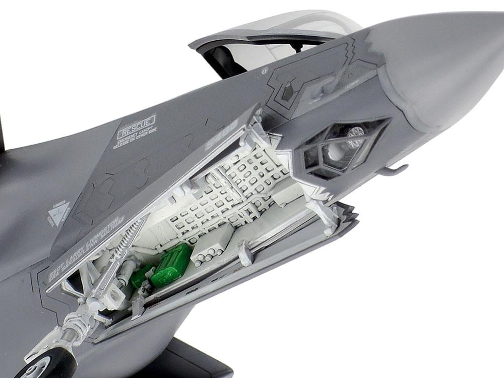 Сборная модель Tamiya самолет 1:72 F-35A Lightning II (60792-000) - фото 11