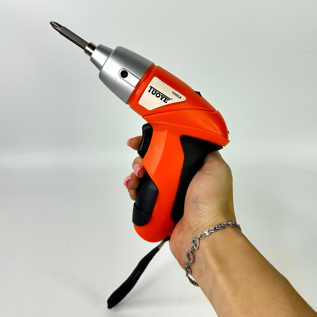 Электроотвертка аккумуляторная с 2 битами и реверсом Оранжевый (TUO-2) - фото 2 Электроотвертка аккумуляторная с 2 битами и реверсом Оранжевый (TUO-2) - фото 2