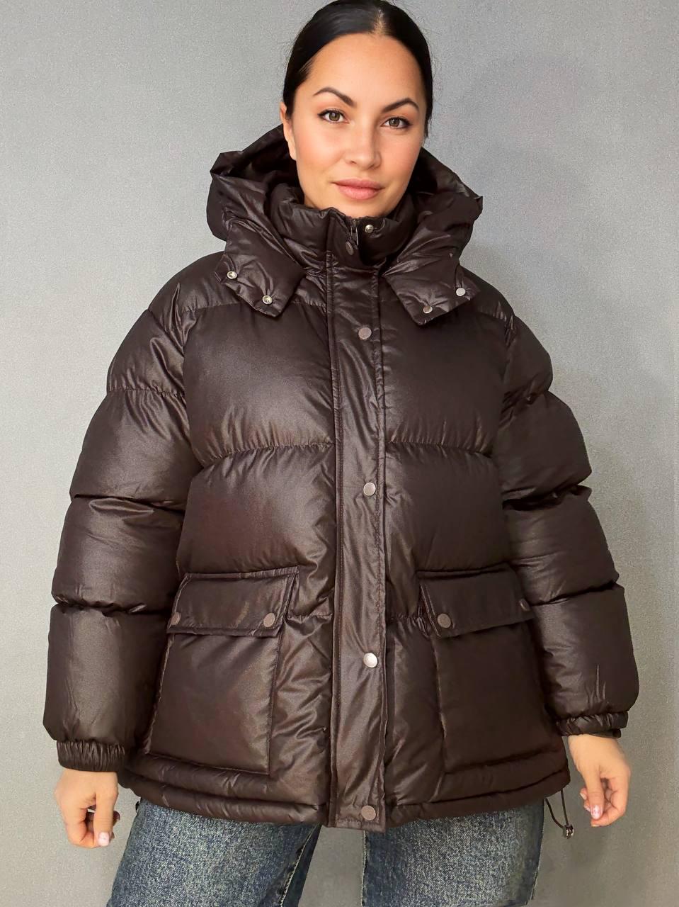 Куртка женская A-N 30046 глянцевая пуффер удлиненная с капюшоном S/M Коричневый (5895) - фото 1