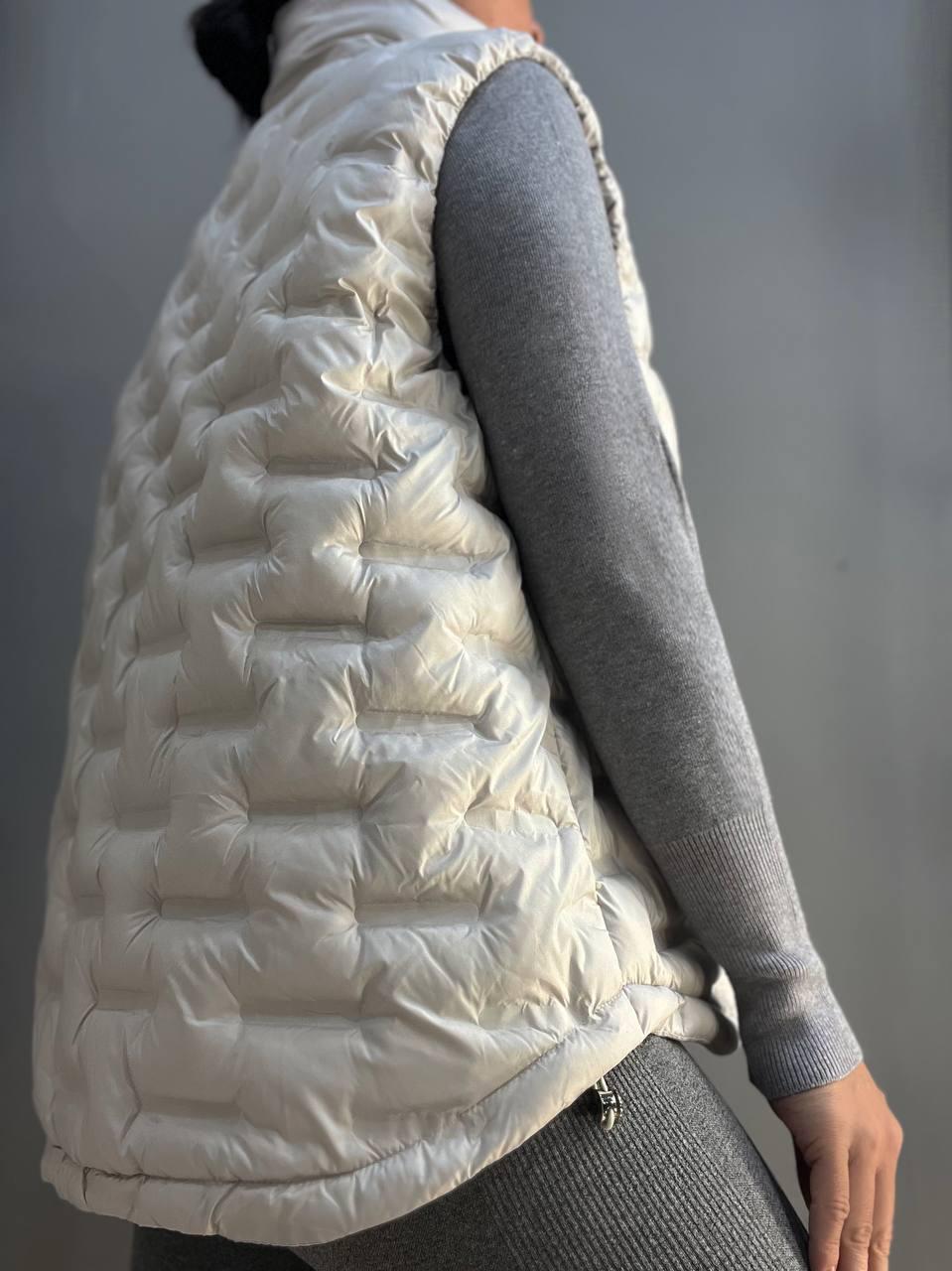 Жилет жіночий A-N 8040 стеганий середньої довжини комір стійка аеропух р. 42 Світло-сірий (1695) - фото 8
