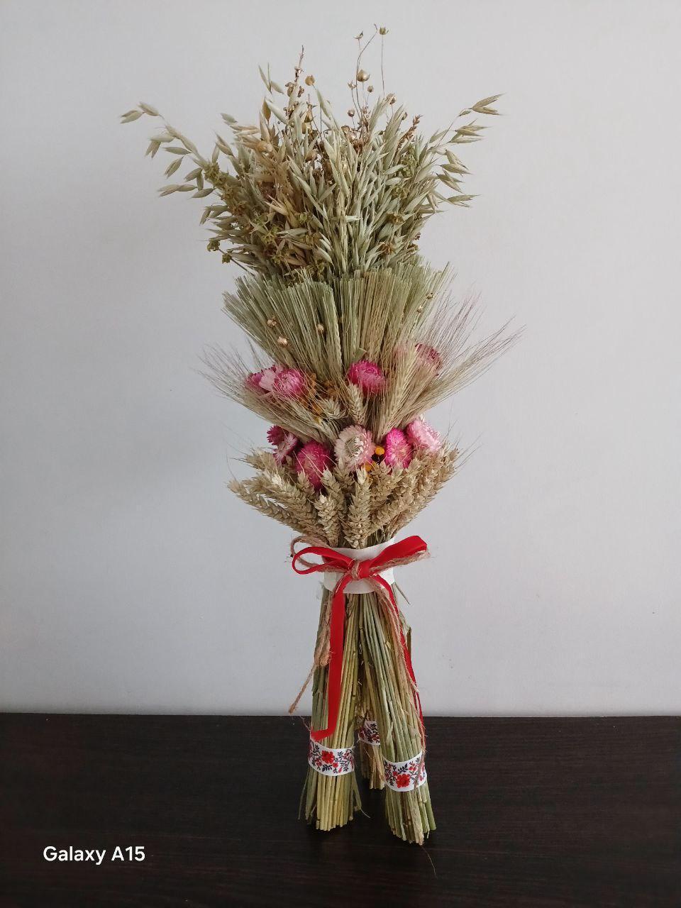 Дидух рождественский из колосья пшеницы/льна и овса на трех ножках 50-55 см с лентой вышиванкой Красный (2822830297) - фото 3 Дидух рождественский из колосья пшеницы/льна и овса на трех ножках 50-55 см с лентой вышиванкой Красный (2822830297) - фото 3