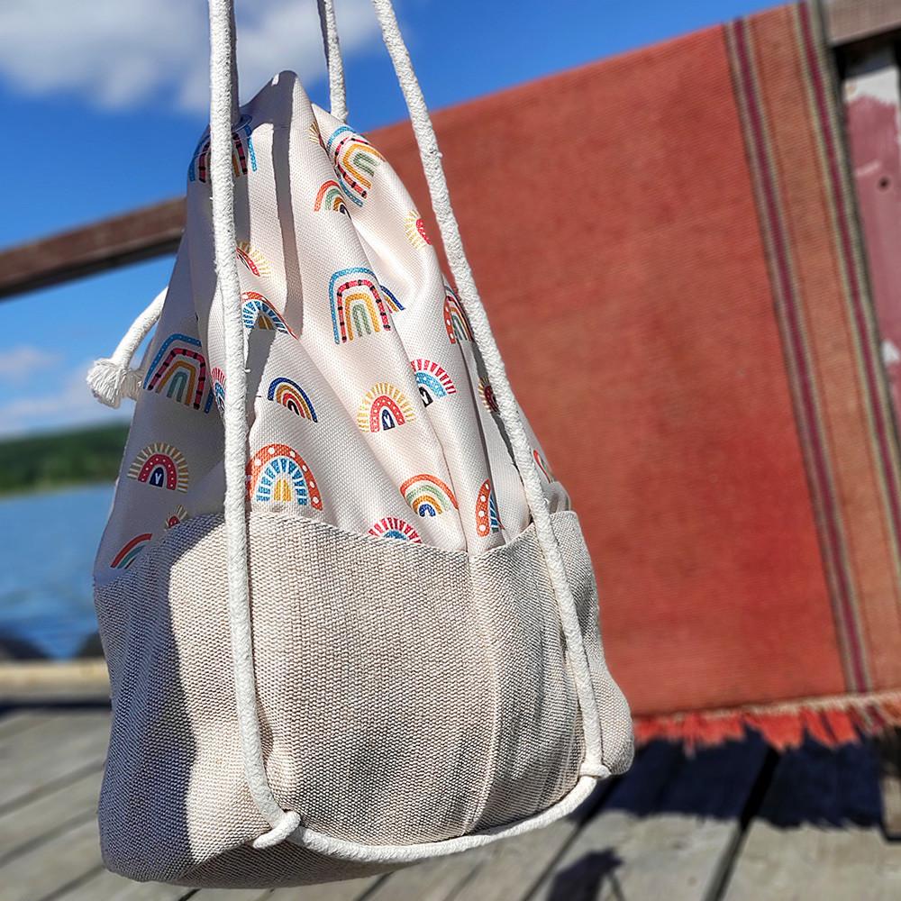 Рюкзак тканевый Presentville Summer Разноцветные перья (RSUM_20A013) - фото 4 Рюкзак тканевый Presentville Summer Разноцветные перья (RSUM_20A013) - фото 4