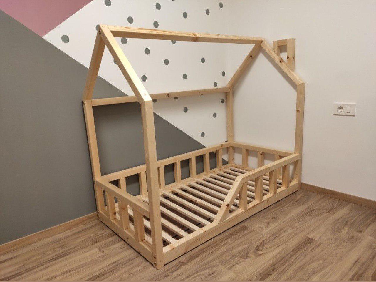 Кровать детская с натурального дерева (26394472)