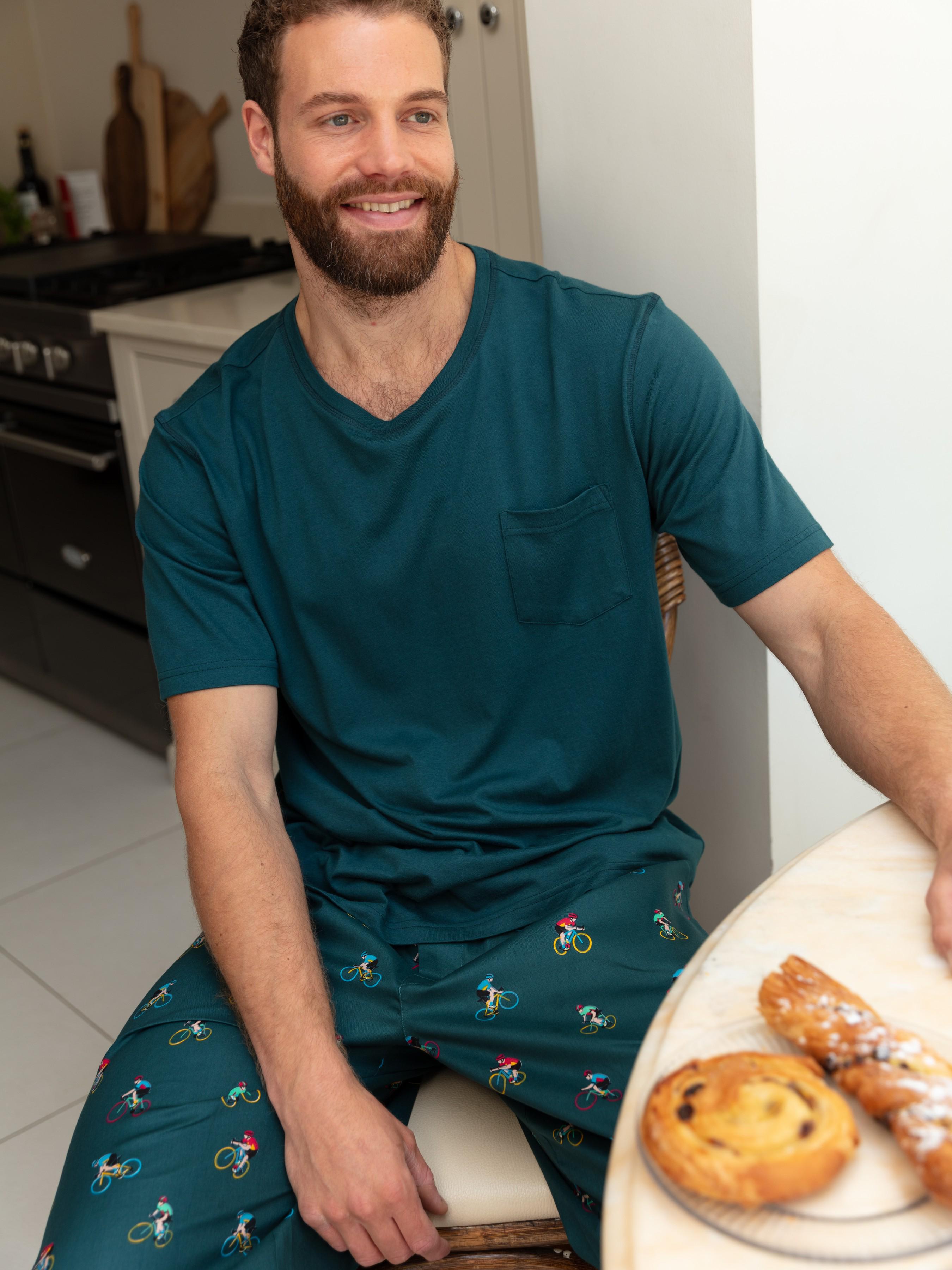 Пижама мужская CYBERJAMMIES Theo 3105-3103 M с принтом велосипедистов Зеленый (5051877573697)