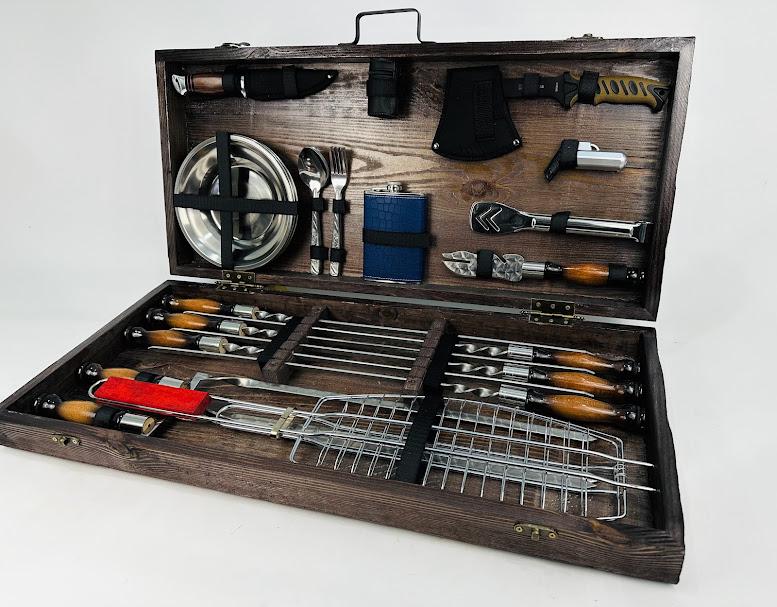 Набор шампуров с аксессуарами для пикника Шашлычник в деревянном кейсе ручной работы 39 предметов Коричневый (138-10-KS-7503) - фото 2 Набор шампуров с аксессуарами для пикника Шашлычник в деревянном кейсе ручной работы 39 предметов Коричневый (138-10-KS-7503) - фото 2